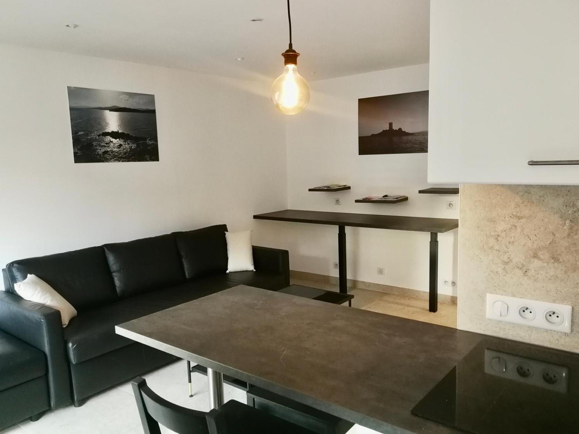Grand Studio Standing Avec Terrasse Et Parking Sainte-Maxime Eksteriør billede